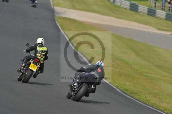Mallory park Leicestershire;Mallory park photographs;Motorcycle action photographs;Trackday digital images;event digital images;eventdigitalimages;mallory park;no limits trackday;peter wileman photography;trackday;trackday photos