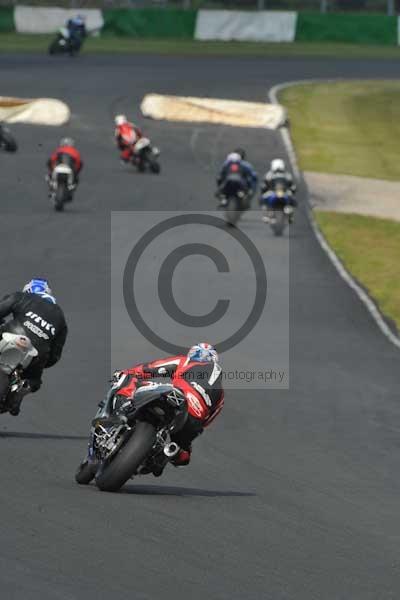 Mallory park Leicestershire;Mallory park photographs;Motorcycle action photographs;Trackday digital images;event digital images;eventdigitalimages;mallory park;no limits trackday;peter wileman photography;trackday;trackday photos