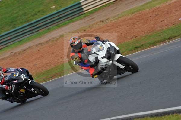 Mallory park Leicestershire;Mallory park photographs;Motorcycle action photographs;Trackday digital images;event digital images;eventdigitalimages;mallory park;no limits trackday;peter wileman photography;trackday;trackday photos
