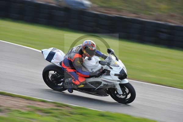 Mallory park Leicestershire;Mallory park photographs;Motorcycle action photographs;Trackday digital images;event digital images;eventdigitalimages;mallory park;no limits trackday;peter wileman photography;trackday;trackday photos