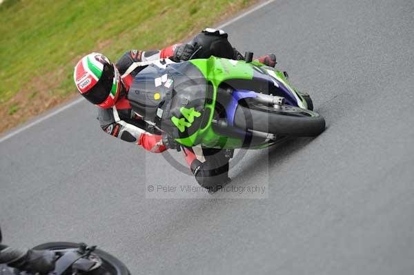 Mallory park Leicestershire;Mallory park photographs;Motorcycle action photographs;Trackday digital images;event digital images;eventdigitalimages;mallory park;no limits trackday;peter wileman photography;trackday;trackday photos