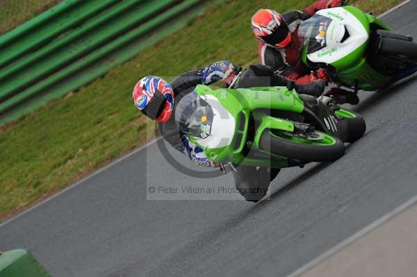 Mallory park Leicestershire;Mallory park photographs;Motorcycle action photographs;Trackday digital images;event digital images;eventdigitalimages;mallory park;no limits trackday;peter wileman photography;trackday;trackday photos