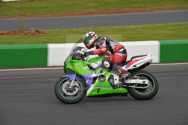 Mallory park Leicestershire;Mallory park photographs;Motorcycle action photographs;Trackday digital images;event digital images;eventdigitalimages;mallory park;no limits trackday;peter wileman photography;trackday;trackday photos