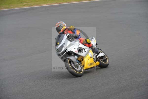 Mallory park Leicestershire;Mallory park photographs;Motorcycle action photographs;Trackday digital images;event digital images;eventdigitalimages;mallory park;no limits trackday;peter wileman photography;trackday;trackday photos
