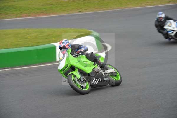 Mallory park Leicestershire;Mallory park photographs;Motorcycle action photographs;Trackday digital images;event digital images;eventdigitalimages;mallory park;no limits trackday;peter wileman photography;trackday;trackday photos