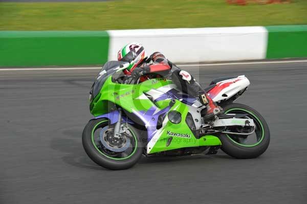 Mallory park Leicestershire;Mallory park photographs;Motorcycle action photographs;Trackday digital images;event digital images;eventdigitalimages;mallory park;no limits trackday;peter wileman photography;trackday;trackday photos