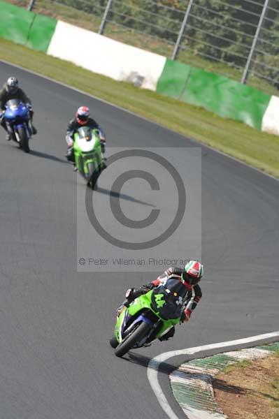 Mallory park Leicestershire;Mallory park photographs;Motorcycle action photographs;Trackday digital images;event digital images;eventdigitalimages;mallory park;no limits trackday;peter wileman photography;trackday;trackday photos
