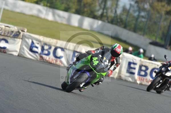 Mallory park Leicestershire;Mallory park photographs;Motorcycle action photographs;Trackday digital images;event digital images;eventdigitalimages;mallory park;no limits trackday;peter wileman photography;trackday;trackday photos