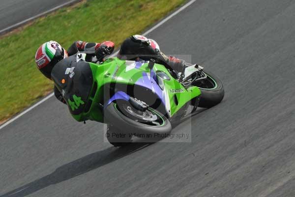 Mallory park Leicestershire;Mallory park photographs;Motorcycle action photographs;Trackday digital images;event digital images;eventdigitalimages;mallory park;no limits trackday;peter wileman photography;trackday;trackday photos