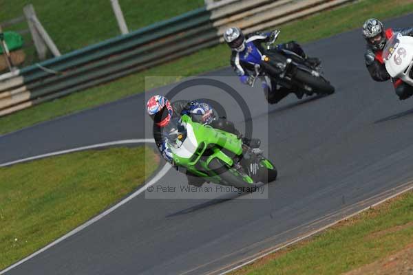 Mallory park Leicestershire;Mallory park photographs;Motorcycle action photographs;Trackday digital images;event digital images;eventdigitalimages;mallory park;no limits trackday;peter wileman photography;trackday;trackday photos