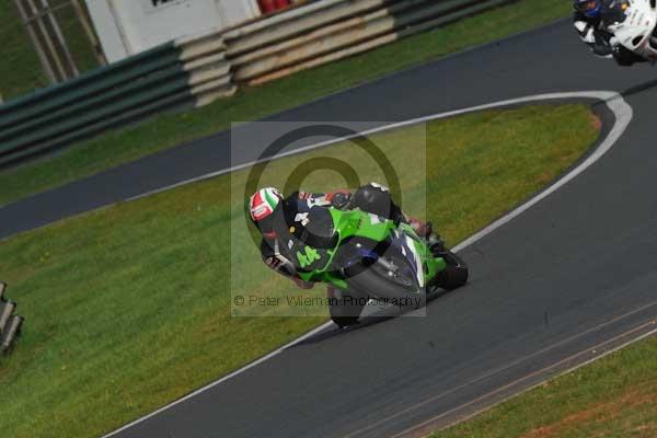 Mallory park Leicestershire;Mallory park photographs;Motorcycle action photographs;Trackday digital images;event digital images;eventdigitalimages;mallory park;no limits trackday;peter wileman photography;trackday;trackday photos