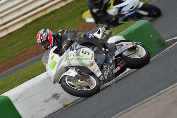 Mallory park Leicestershire;Mallory park photographs;Motorcycle action photographs;Trackday digital images;event digital images;eventdigitalimages;mallory park;no limits trackday;peter wileman photography;trackday;trackday photos