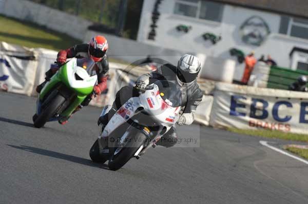 Mallory park Leicestershire;Mallory park photographs;Motorcycle action photographs;Trackday digital images;event digital images;eventdigitalimages;mallory park;no limits trackday;peter wileman photography;trackday;trackday photos