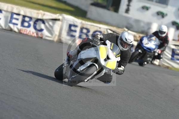 Mallory park Leicestershire;Mallory park photographs;Motorcycle action photographs;Trackday digital images;event digital images;eventdigitalimages;mallory park;no limits trackday;peter wileman photography;trackday;trackday photos