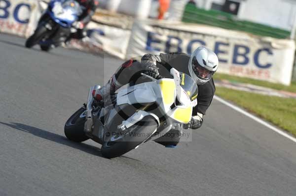 Mallory park Leicestershire;Mallory park photographs;Motorcycle action photographs;Trackday digital images;event digital images;eventdigitalimages;mallory park;no limits trackday;peter wileman photography;trackday;trackday photos