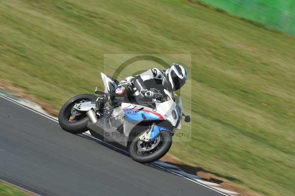 Mallory park Leicestershire;Mallory park photographs;Motorcycle action photographs;Trackday digital images;event digital images;eventdigitalimages;mallory park;no limits trackday;peter wileman photography;trackday;trackday photos