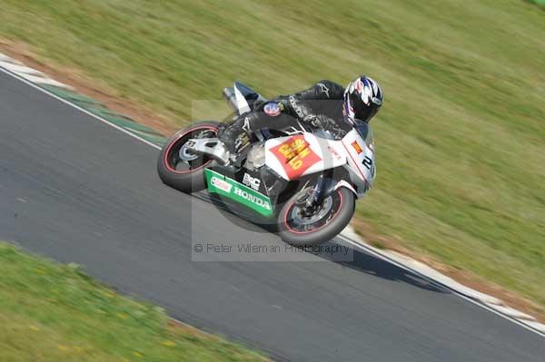 Mallory park Leicestershire;Mallory park photographs;Motorcycle action photographs;Trackday digital images;event digital images;eventdigitalimages;mallory park;no limits trackday;peter wileman photography;trackday;trackday photos