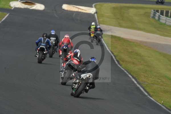 Mallory park Leicestershire;Mallory park photographs;Motorcycle action photographs;Trackday digital images;event digital images;eventdigitalimages;mallory park;no limits trackday;peter wileman photography;trackday;trackday photos