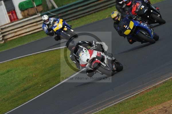 Mallory park Leicestershire;Mallory park photographs;Motorcycle action photographs;Trackday digital images;event digital images;eventdigitalimages;mallory park;no limits trackday;peter wileman photography;trackday;trackday photos