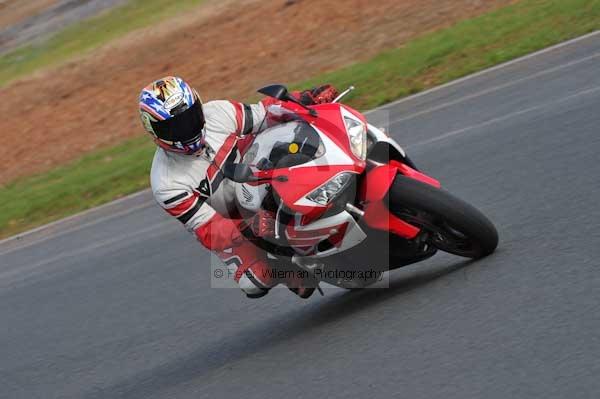 Mallory park Leicestershire;Mallory park photographs;Motorcycle action photographs;Trackday digital images;event digital images;eventdigitalimages;mallory park;no limits trackday;peter wileman photography;trackday;trackday photos