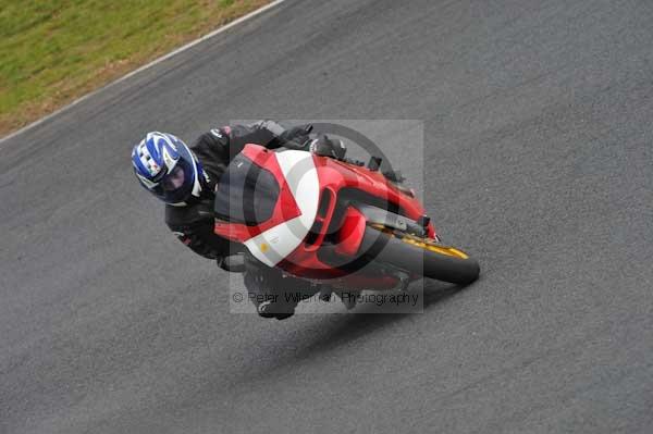 Mallory park Leicestershire;Mallory park photographs;Motorcycle action photographs;Trackday digital images;event digital images;eventdigitalimages;mallory park;no limits trackday;peter wileman photography;trackday;trackday photos