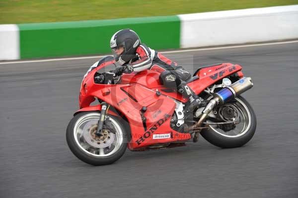 Mallory park Leicestershire;Mallory park photographs;Motorcycle action photographs;Trackday digital images;event digital images;eventdigitalimages;mallory park;no limits trackday;peter wileman photography;trackday;trackday photos