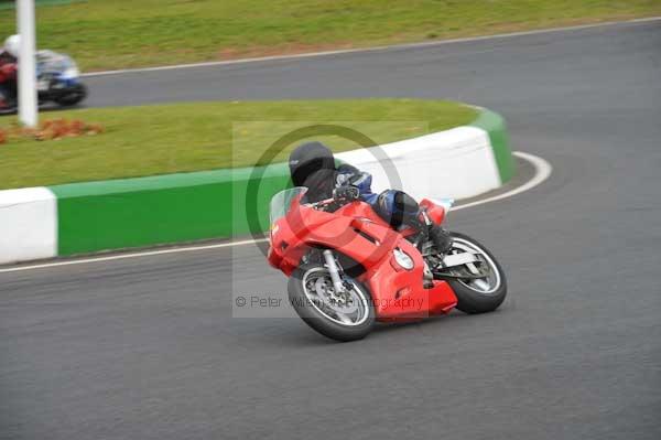 Mallory park Leicestershire;Mallory park photographs;Motorcycle action photographs;Trackday digital images;event digital images;eventdigitalimages;mallory park;no limits trackday;peter wileman photography;trackday;trackday photos