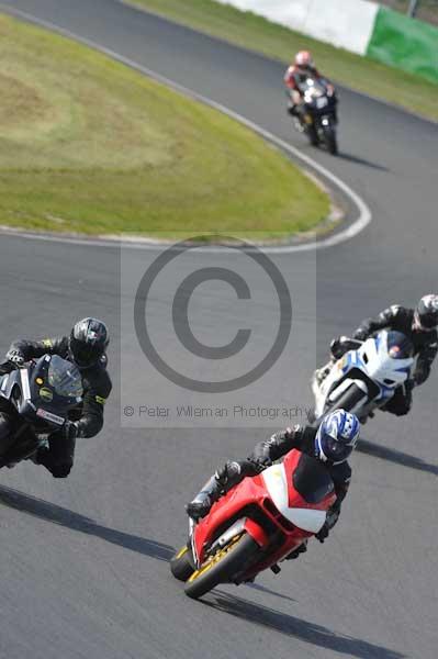 Mallory park Leicestershire;Mallory park photographs;Motorcycle action photographs;Trackday digital images;event digital images;eventdigitalimages;mallory park;no limits trackday;peter wileman photography;trackday;trackday photos