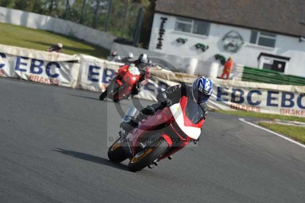 Mallory park Leicestershire;Mallory park photographs;Motorcycle action photographs;Trackday digital images;event digital images;eventdigitalimages;mallory park;no limits trackday;peter wileman photography;trackday;trackday photos
