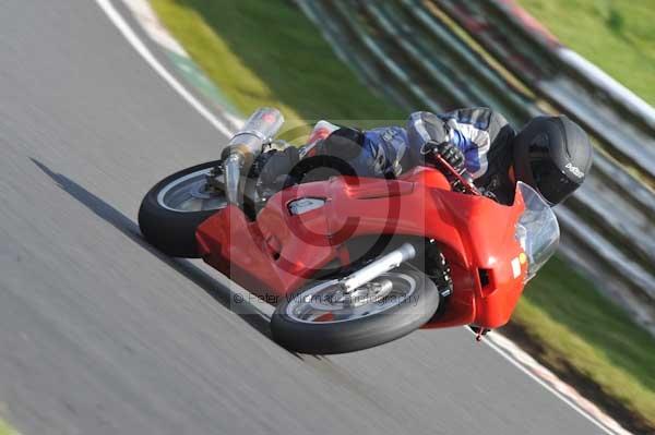 Mallory park Leicestershire;Mallory park photographs;Motorcycle action photographs;Trackday digital images;event digital images;eventdigitalimages;mallory park;no limits trackday;peter wileman photography;trackday;trackday photos