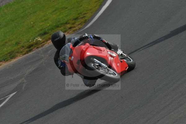 Mallory park Leicestershire;Mallory park photographs;Motorcycle action photographs;Trackday digital images;event digital images;eventdigitalimages;mallory park;no limits trackday;peter wileman photography;trackday;trackday photos
