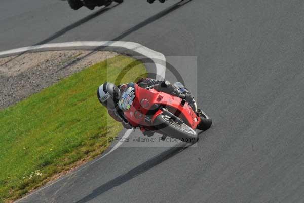 Mallory park Leicestershire;Mallory park photographs;Motorcycle action photographs;Trackday digital images;event digital images;eventdigitalimages;mallory park;no limits trackday;peter wileman photography;trackday;trackday photos