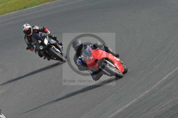 Mallory park Leicestershire;Mallory park photographs;Motorcycle action photographs;Trackday digital images;event digital images;eventdigitalimages;mallory park;no limits trackday;peter wileman photography;trackday;trackday photos