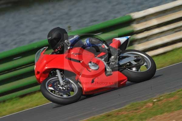 Mallory park Leicestershire;Mallory park photographs;Motorcycle action photographs;Trackday digital images;event digital images;eventdigitalimages;mallory park;no limits trackday;peter wileman photography;trackday;trackday photos
