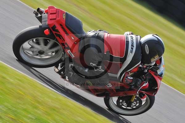Mallory park Leicestershire;Mallory park photographs;Motorcycle action photographs;Trackday digital images;event digital images;eventdigitalimages;mallory park;no limits trackday;peter wileman photography;trackday;trackday photos