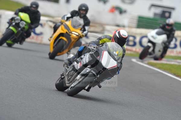 Mallory park Leicestershire;Mallory park photographs;Motorcycle action photographs;Trackday digital images;event digital images;eventdigitalimages;mallory park;no limits trackday;peter wileman photography;trackday;trackday photos