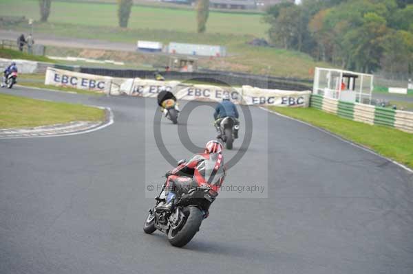 Mallory park Leicestershire;Mallory park photographs;Motorcycle action photographs;Trackday digital images;event digital images;eventdigitalimages;mallory park;no limits trackday;peter wileman photography;trackday;trackday photos