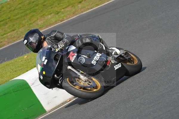 Mallory park Leicestershire;Mallory park photographs;Motorcycle action photographs;Trackday digital images;event digital images;eventdigitalimages;mallory park;no limits trackday;peter wileman photography;trackday;trackday photos