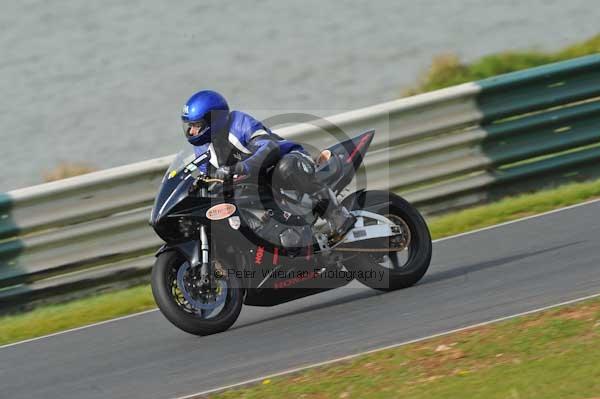 Mallory park Leicestershire;Mallory park photographs;Motorcycle action photographs;Trackday digital images;event digital images;eventdigitalimages;mallory park;no limits trackday;peter wileman photography;trackday;trackday photos