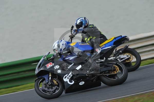 Mallory park Leicestershire;Mallory park photographs;Motorcycle action photographs;Trackday digital images;event digital images;eventdigitalimages;mallory park;no limits trackday;peter wileman photography;trackday;trackday photos