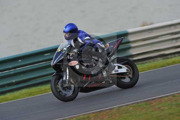 Mallory park Leicestershire;Mallory park photographs;Motorcycle action photographs;Trackday digital images;event digital images;eventdigitalimages;mallory park;no limits trackday;peter wileman photography;trackday;trackday photos