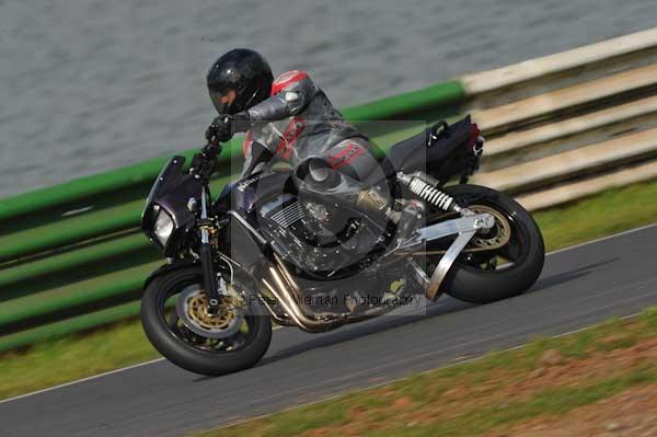 Mallory park Leicestershire;Mallory park photographs;Motorcycle action photographs;Trackday digital images;event digital images;eventdigitalimages;mallory park;no limits trackday;peter wileman photography;trackday;trackday photos