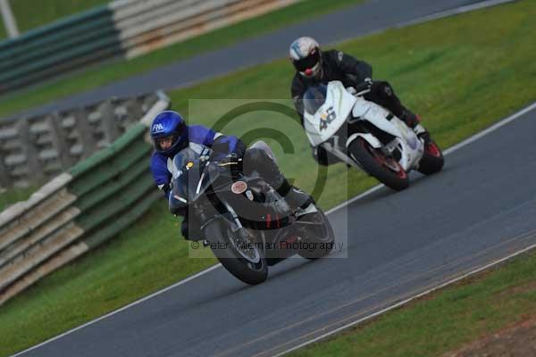 Mallory park Leicestershire;Mallory park photographs;Motorcycle action photographs;Trackday digital images;event digital images;eventdigitalimages;mallory park;no limits trackday;peter wileman photography;trackday;trackday photos