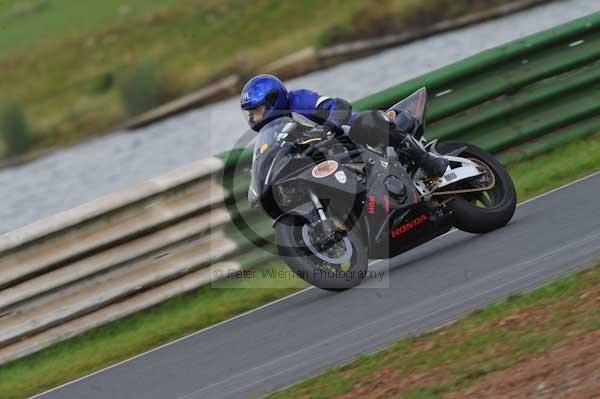 Mallory park Leicestershire;Mallory park photographs;Motorcycle action photographs;Trackday digital images;event digital images;eventdigitalimages;mallory park;no limits trackday;peter wileman photography;trackday;trackday photos