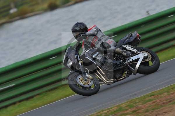 Mallory park Leicestershire;Mallory park photographs;Motorcycle action photographs;Trackday digital images;event digital images;eventdigitalimages;mallory park;no limits trackday;peter wileman photography;trackday;trackday photos