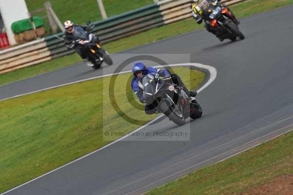 Mallory park Leicestershire;Mallory park photographs;Motorcycle action photographs;Trackday digital images;event digital images;eventdigitalimages;mallory park;no limits trackday;peter wileman photography;trackday;trackday photos
