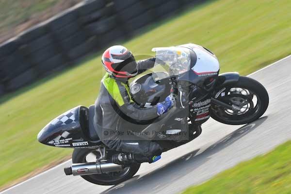 Mallory park Leicestershire;Mallory park photographs;Motorcycle action photographs;Trackday digital images;event digital images;eventdigitalimages;mallory park;no limits trackday;peter wileman photography;trackday;trackday photos