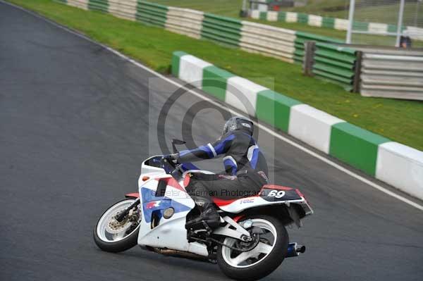 Mallory park Leicestershire;Mallory park photographs;Motorcycle action photographs;Trackday digital images;event digital images;eventdigitalimages;mallory park;no limits trackday;peter wileman photography;trackday;trackday photos