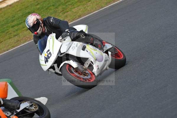 Mallory park Leicestershire;Mallory park photographs;Motorcycle action photographs;Trackday digital images;event digital images;eventdigitalimages;mallory park;no limits trackday;peter wileman photography;trackday;trackday photos