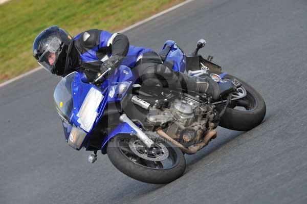 Mallory park Leicestershire;Mallory park photographs;Motorcycle action photographs;Trackday digital images;event digital images;eventdigitalimages;mallory park;no limits trackday;peter wileman photography;trackday;trackday photos